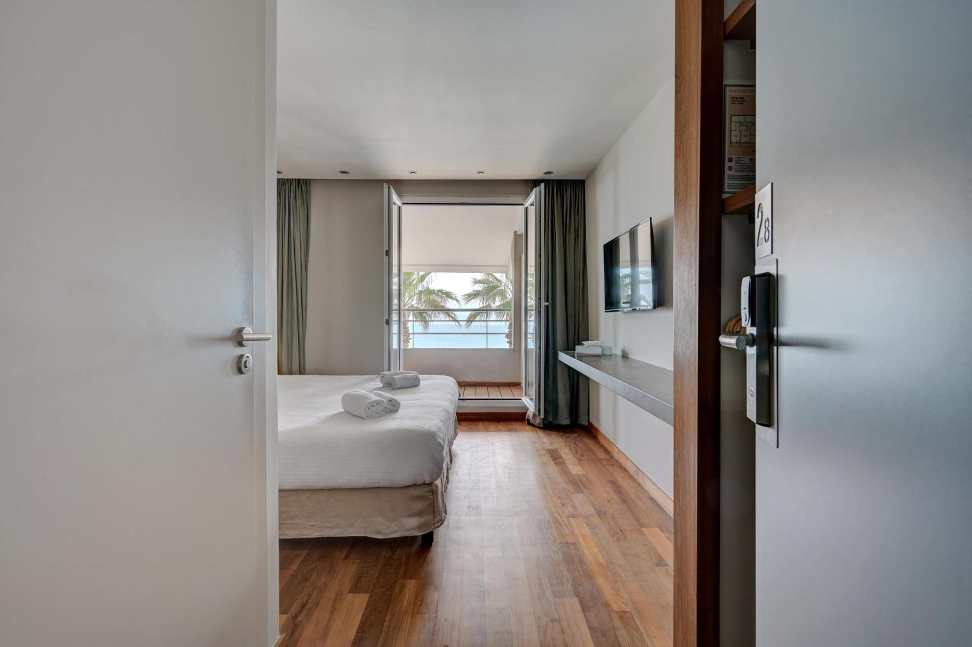 Hotel Bor Hyères Екстериор снимка