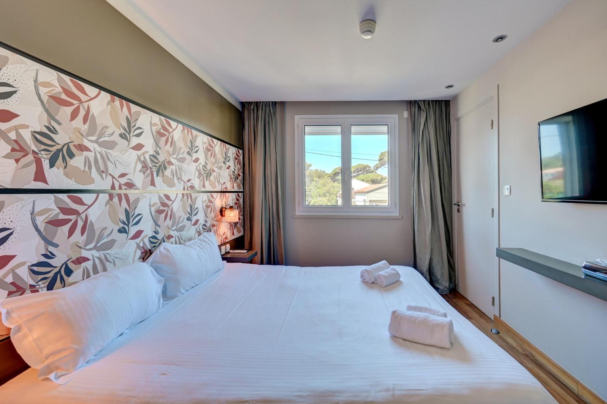 Hotel Bor Hyères Екстериор снимка