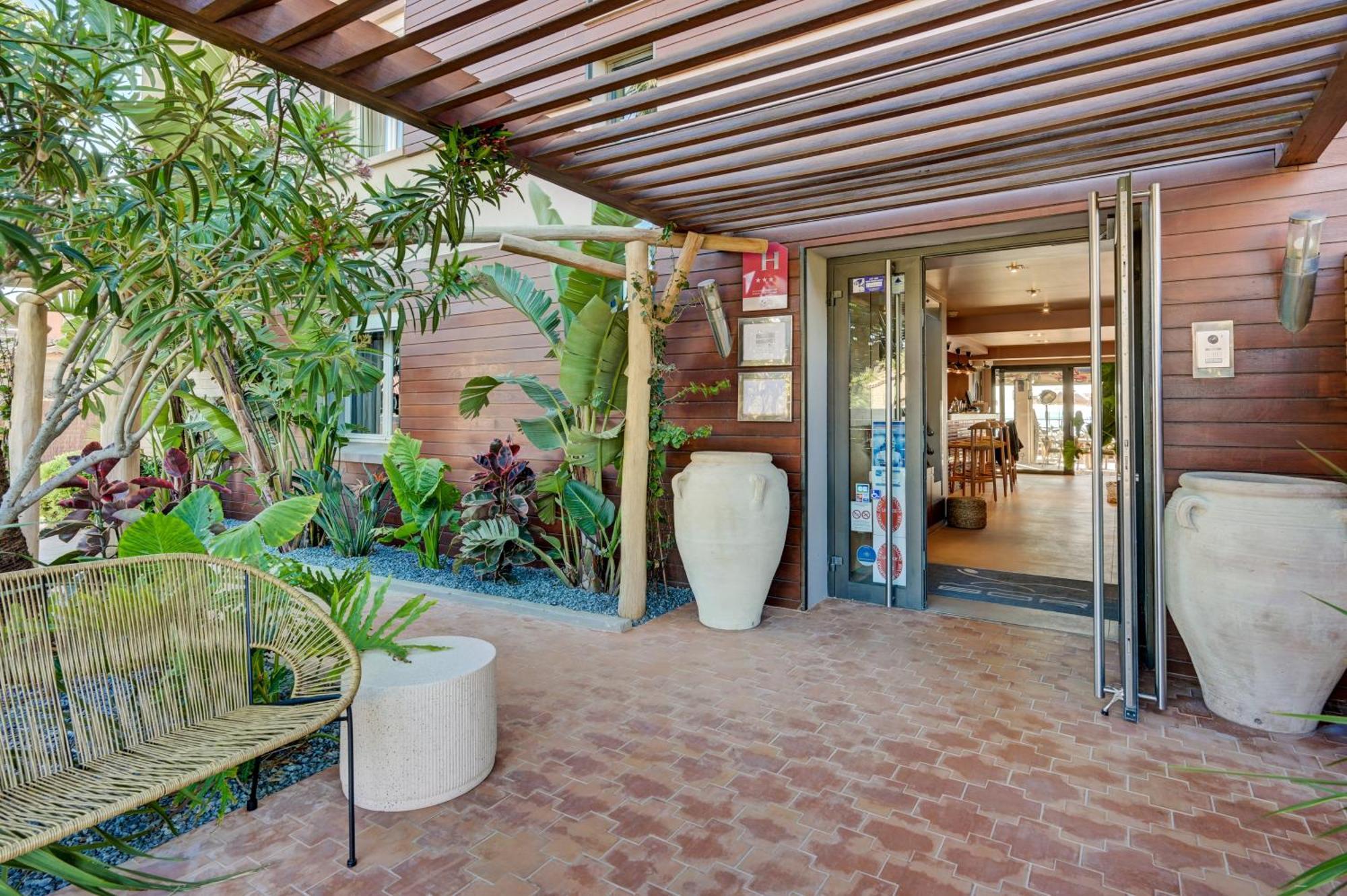 Hotel Bor Hyères Екстериор снимка